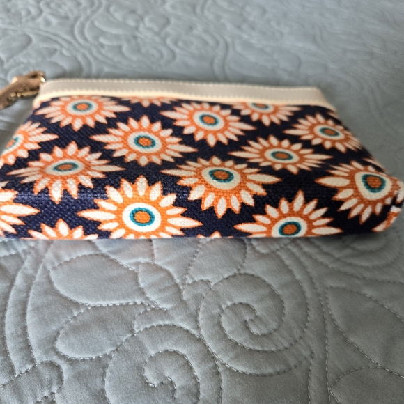 Spartina 449 Wristlet - Picture 3 of 5